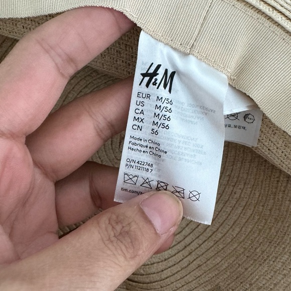 H&M brand new jute hat with bow tie - Picture 2 of 3